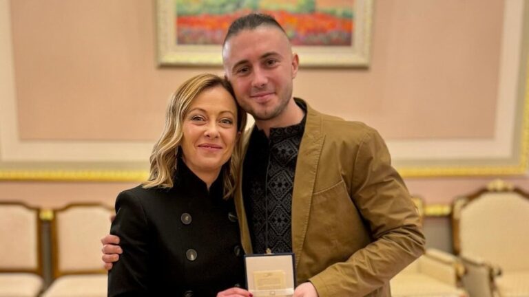 George Meloni presented an award to a Ukrainian band