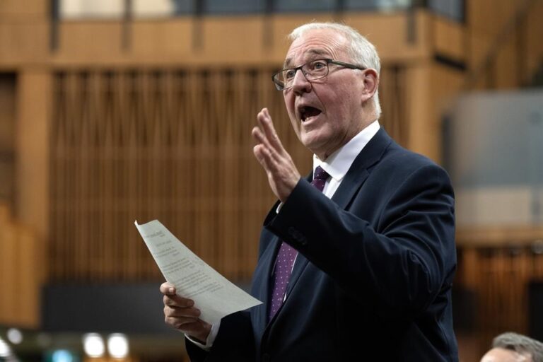 Canada will provide military support to Ukraine