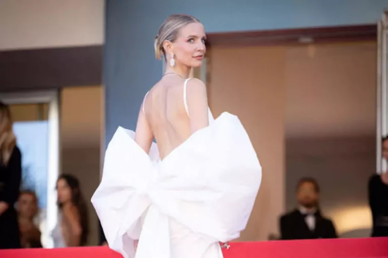 Leonie Hanna tried on a dress from a Ukrainian brand in Cannes