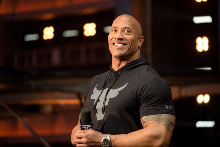Dwayne Johnson is injured on the set of a movie where he will play with absolute champion Oleksandr Usyk