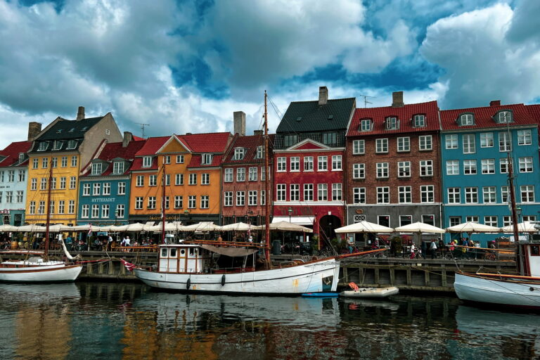 In Copenhagen, tourists will be entertained for free for their environmental behavior