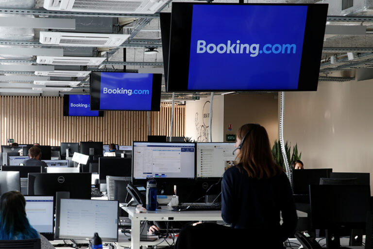 Spain fined Booking.com a record €413 million for a monopoly on the market