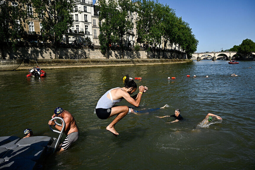 The para triathlon competition was postponed due to pollution of the Seine The para triathlon competition was postponed due to pollution of the Seine
