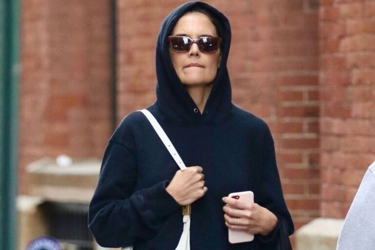 Katie Holmes walks around New York with Bevza shopper