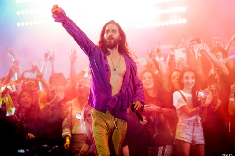 Singer Jared Leto calls war "these problems" and wants to perform in Russia