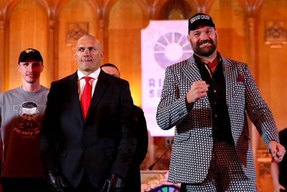 Usyk and Fury speak at the first press conference before the rematch