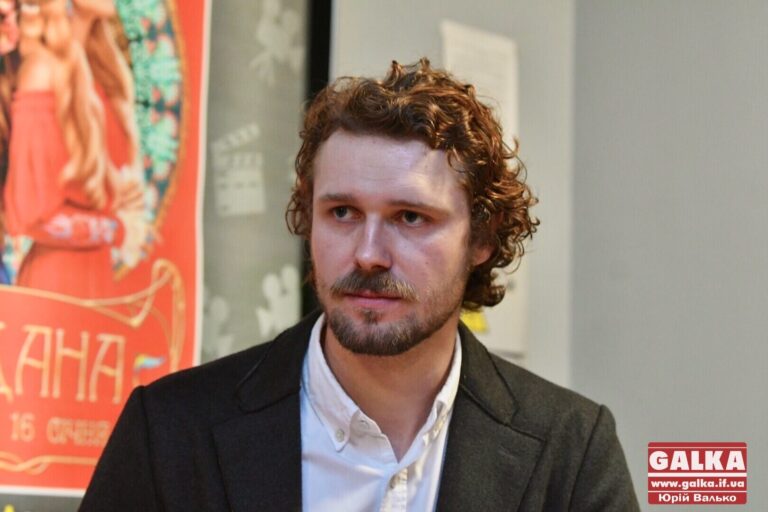 Ukrainian actor Roman Lutsky wins an award at the Marrakech Film Festival