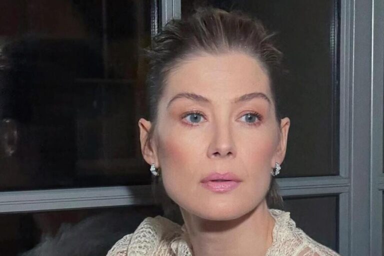 Actress Rosamund Pike appeared in sparkling POCHÈ earrings