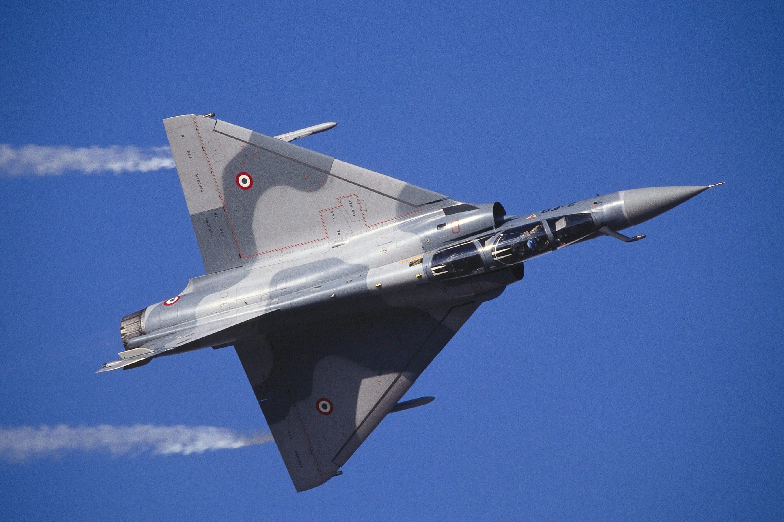 Ukraine receives first French Mirage 2000 fighter jets Ukraine receives first French Mirage 2000 fighter jets