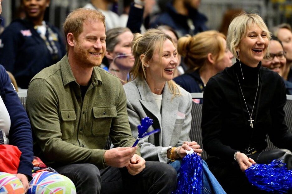Prince Harry was presented with a bracelet by Guzema and Superhumans Prince Harry was presented with a bracelet by Guzema and Superhumans