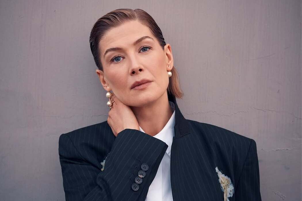 Rosamund Pike tried on a jacket from the Litkovska x Nick Knight collaboration Rosamund Pike tried on a jacket from the Litkovska x Nick Knight collaboration
