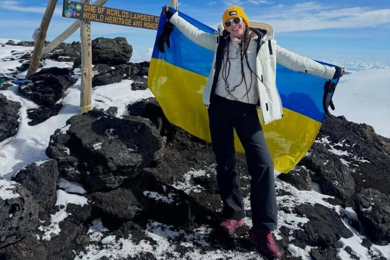 Miss Universe Ukraine 2021 Anna Neplyah climbed Kilimanjaro