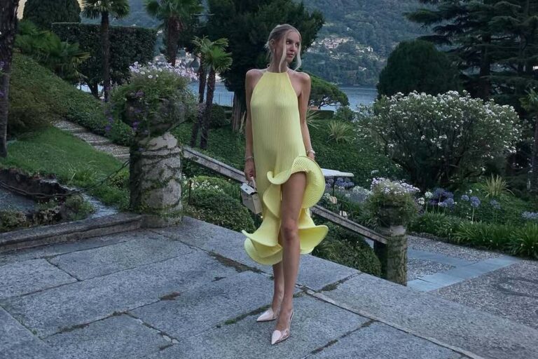 Leonie Hanne in a J'amemme dress on vacation in Italy