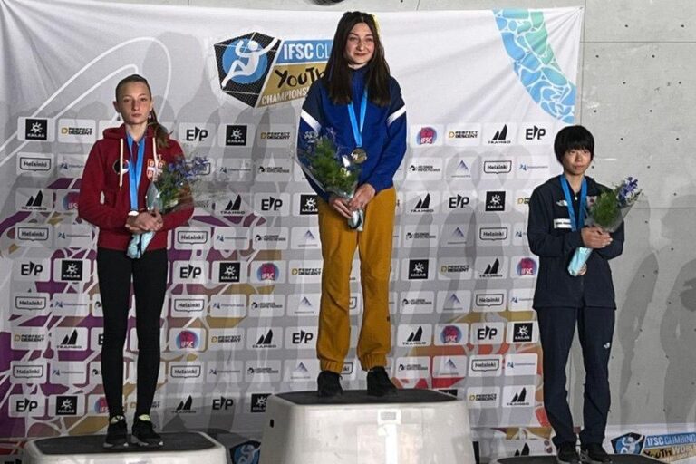 16-year-old Ukrainian woman won gold at the 2025 World Cup in rock climbing