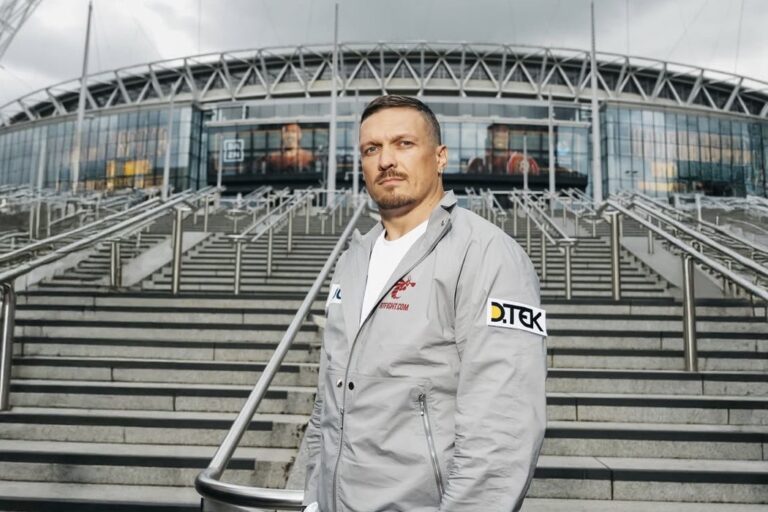 Oleksandr Usyk entered the top 10 richest boxers