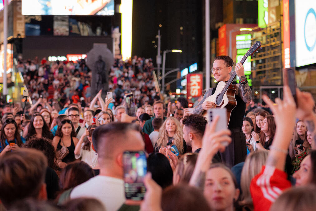 Artem Pyvovarov performed in Times Square in New York