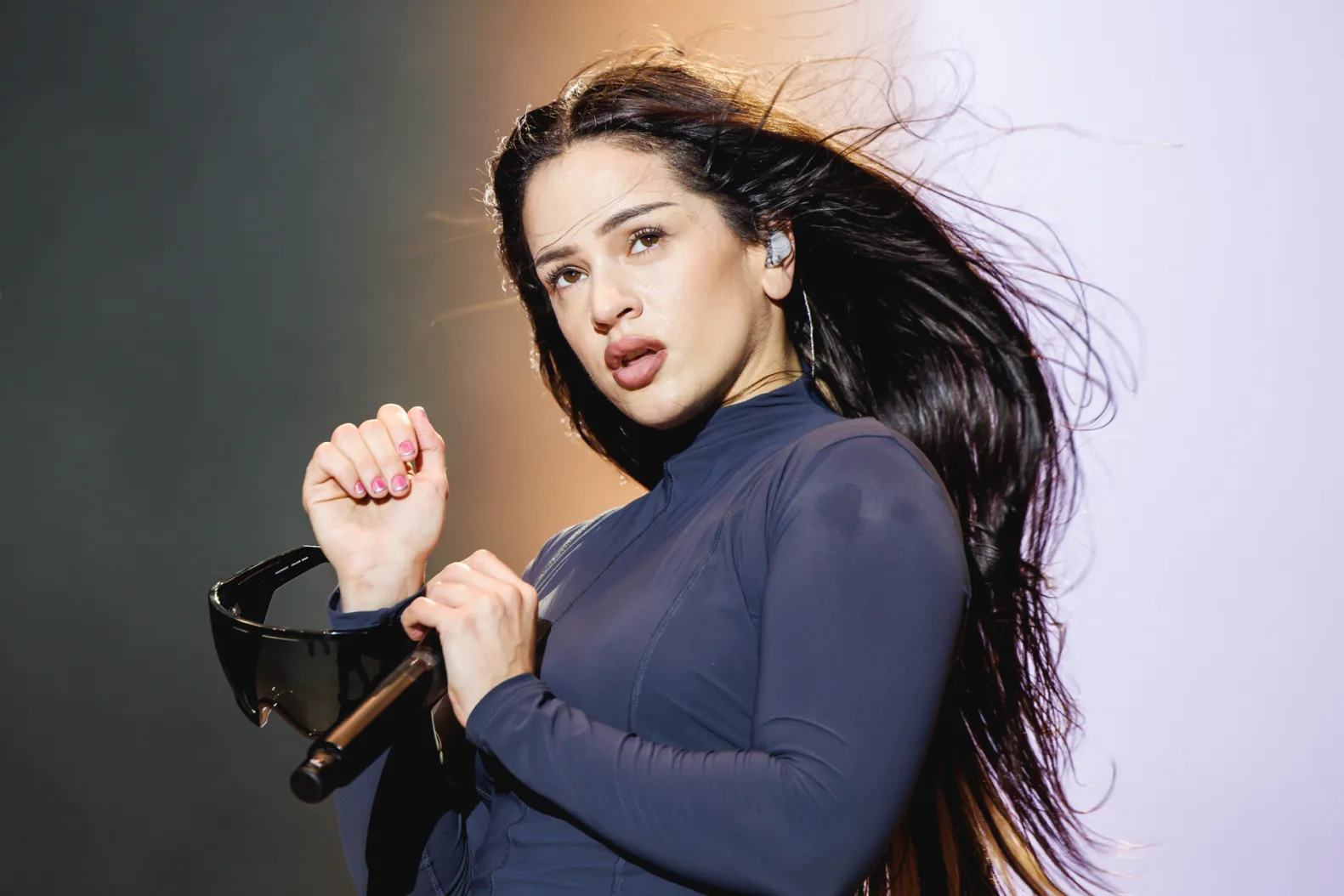 Spanish singer Rosalía sings in Ukrainian in new album Spanish singer Rosalía sings in Ukrainian in new album