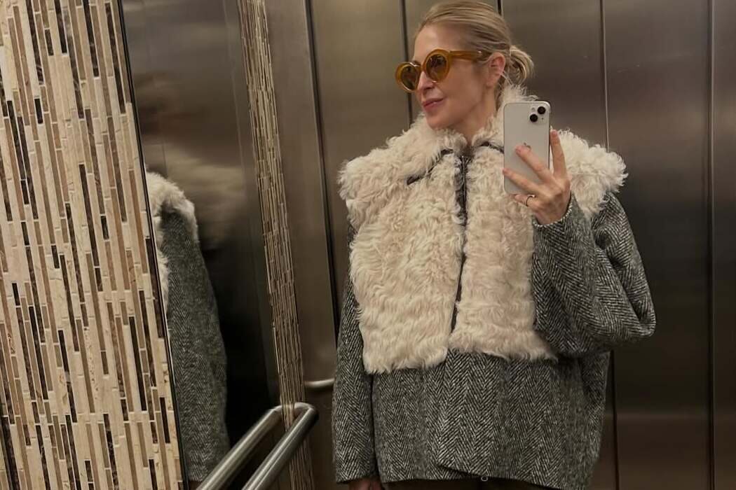 Kelly Rutherford tried on a Litkovska bomber
