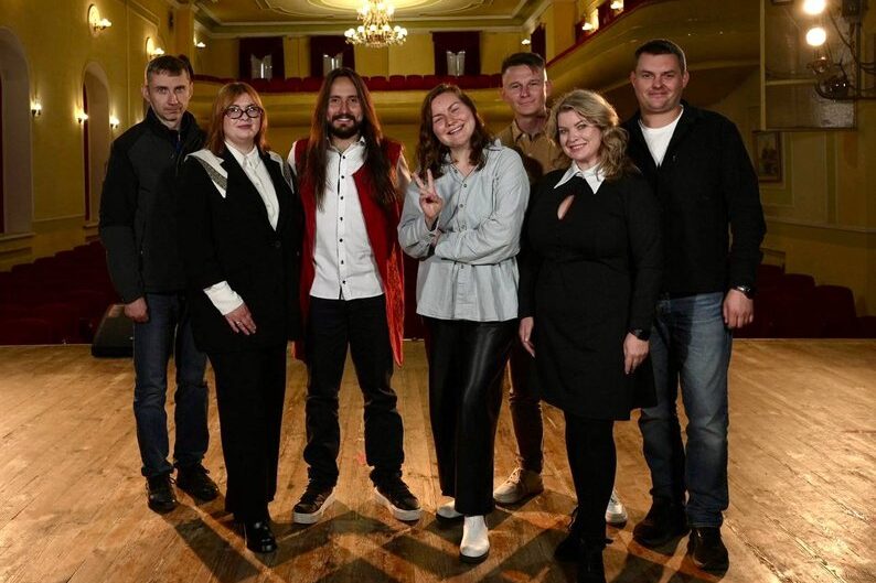 Colombian band "Los Yancovers" sang a Ukrainian carol