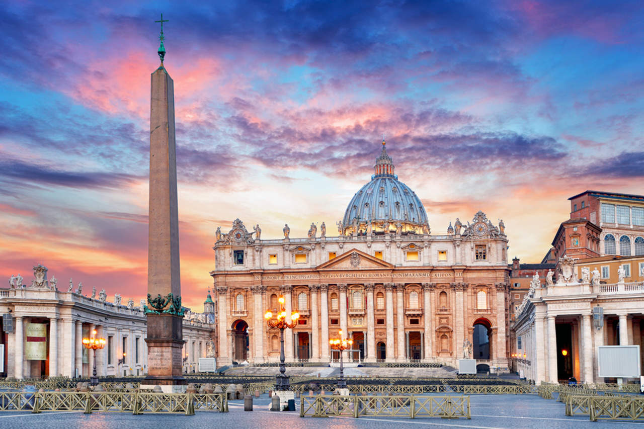 Vatican unveils Ukraine stamp