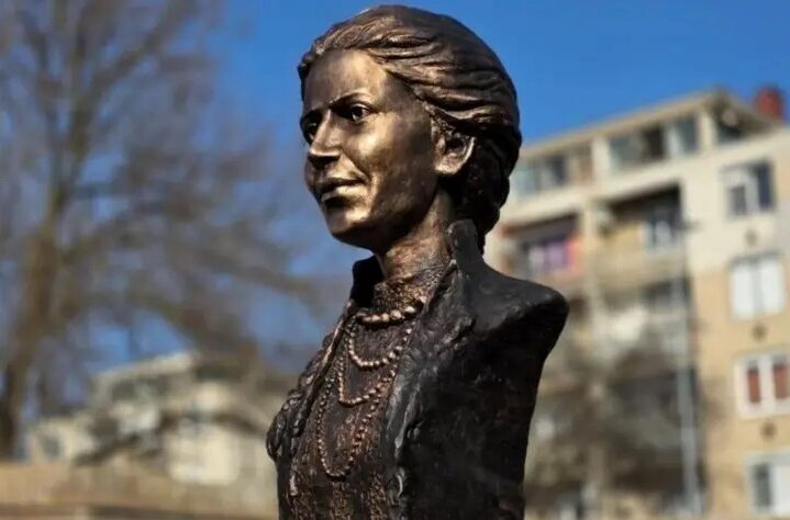 First monument to Lesya Ukrainka unveiled in Hungary First monument to Lesya Ukrainka unveiled in Hungary