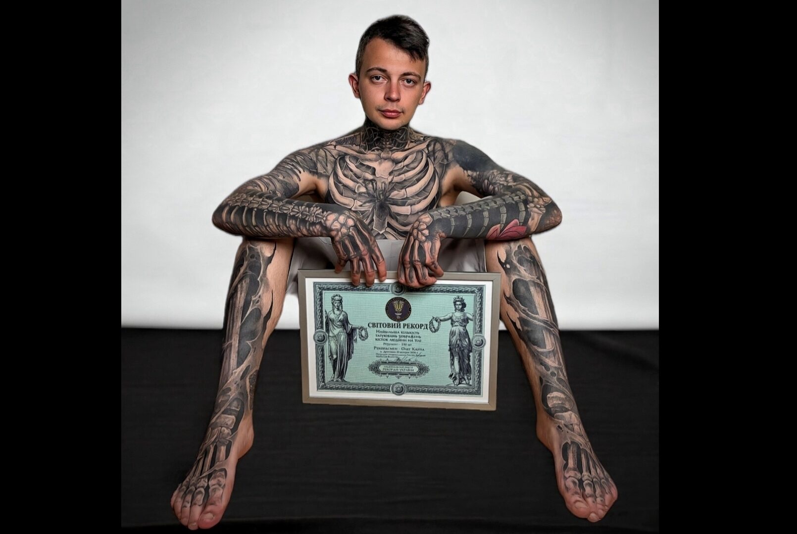 Ukrainian Sets World Record for Body Art in Drohobych Ukrainian Sets World Record for Body Art in Drohobych