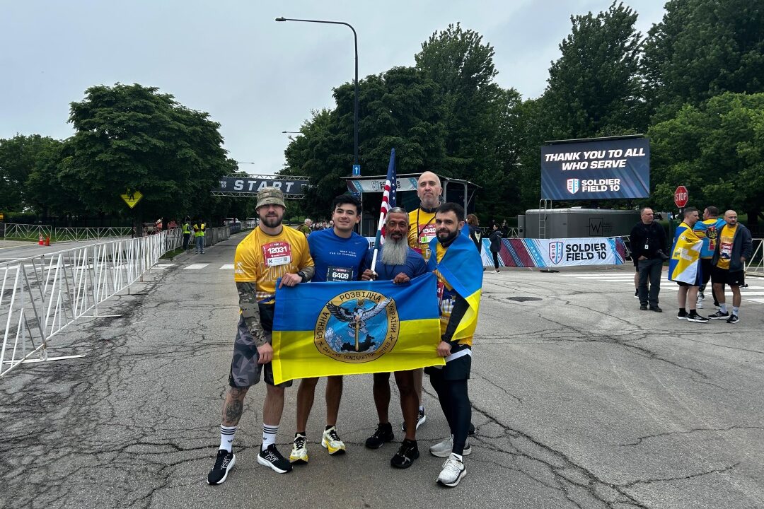 Ukrainian military personnel, along with US veterans, took part in a race to commemorate the fallen