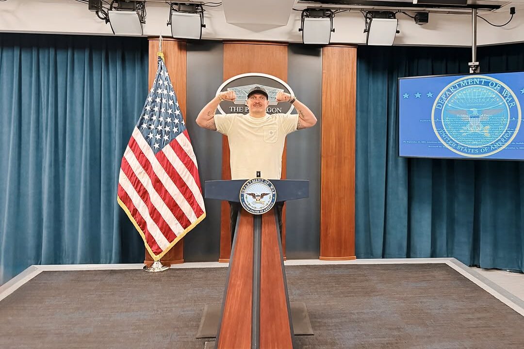 Oleksandr Usyk Visits Pentagon Oleksandr Usyk Visits Pentagon