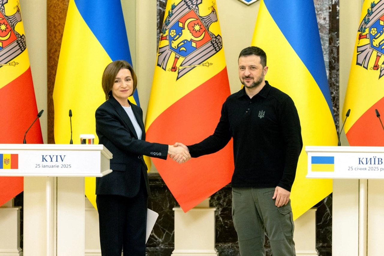 Зеленський отримав найвищу державну нагороду Молдови на фоні зміцнення регіональних зв'язків Зеленський отримав найвищу державну нагороду Молдови на фоні зміцнення регіональних зв'язків